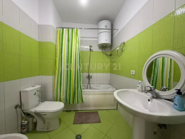 Tirane, jepet me qera apartament 2+1 Kati 3, 113 m² 600 € (Kristal Center everest137868)