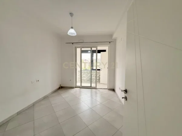 Tirane, shitet apartament 2+1 Kati 4, 106 m² 200.000 € 
