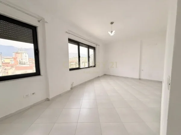Tirane, shitet apartament 2+1 Kati 4, 106 m² 200.000 € 