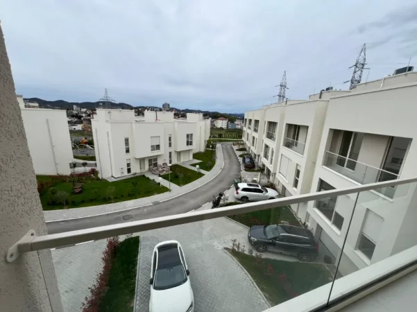 Tirane, jepet me qera Vile 3 Katshe , 396 m² 1.300 € 