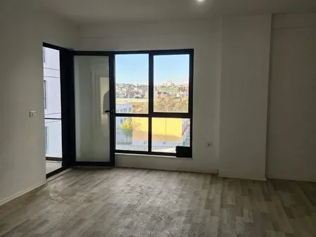 Tirane, shitet apartament 2+1+Ballkon Kati 3, 110 m² 140.000 € (Rruga 5 Maji)