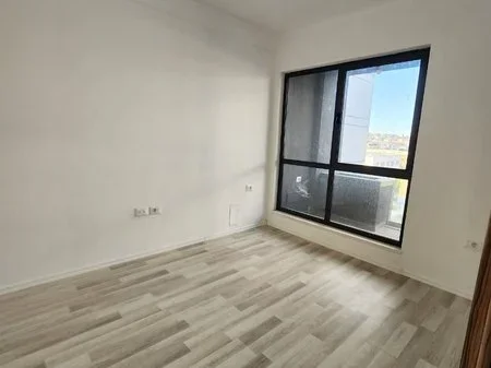 Tirane, shitet apartament 2+1+Ballkon Kati 3, 110 m² 140.000 € (Rruga 5 Maji)
