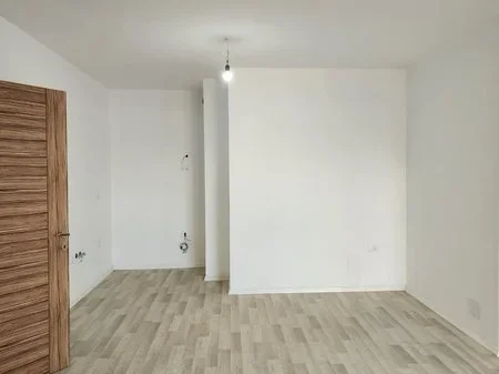 Tirane, shitet apartament 2+1+Ballkon Kati 3, 110 m² 140.000 € (Rruga 5 Maji)