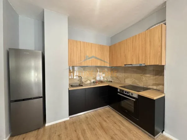 Tirane, jepet me qera apartament 2+1+Ballkon Kati 4, 70 m² 550 € (Dritan Hoxha)