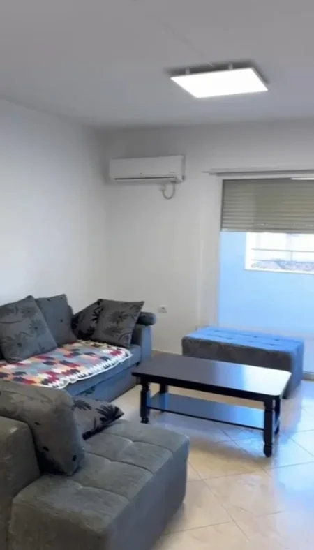 Tirane, jepet me qera apartament 2+1 Kati 2, 130 m² 650 € (Selvia)