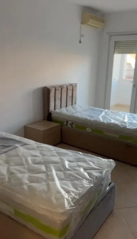 Tirane, jepet me qera apartament 2+1 Kati 2, 130 m² 650 € (Selvia)