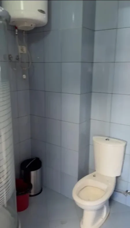 Tirane, jepet me qera apartament 2+1 Kati 2, 130 m² 650 € (Selvia)