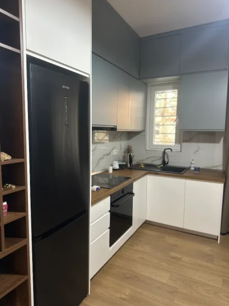 Tirane, jepet me qera apartament 2+1+Ballkon Kati 2, 2 m² 1.000 € (Luigj gurakuqi)