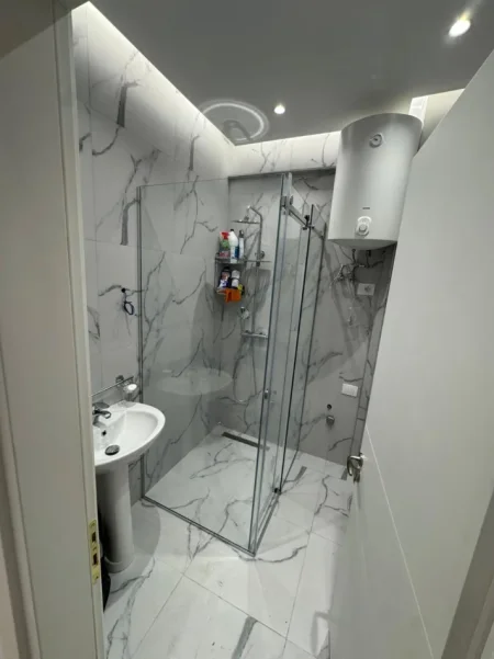 Tirane, jepet me qera apartament 2+1 Kati 6, 110 m² 750 € (Astir)