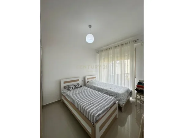 Durres, shitet apartament 2+1+Ballkon Kati 2, 77 m² 205.000 € (Gjiri I Lalzit)