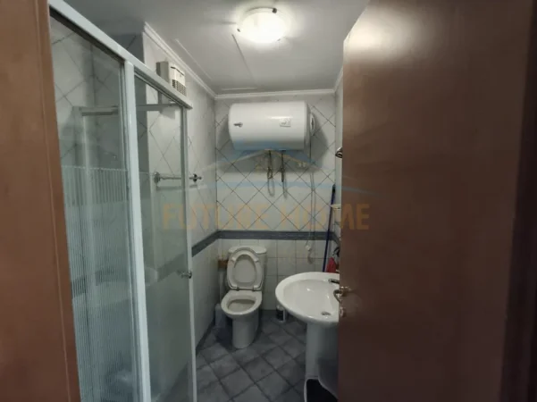 Tirane, jepet me qera zyre Kati 7, 107 m² 1.300 € (Blloku)
