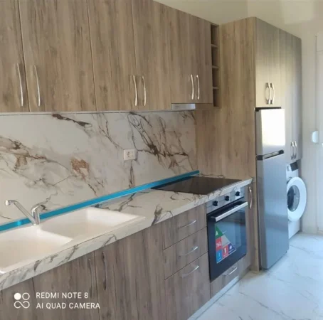 Jepet me Qera Apartament i sapo mobiluar ne Shkoze , 350 Eur
