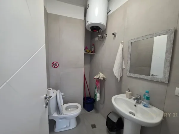 Tirane, jepet me qera ambjent biznesi Kati 0, 56 m² 1.200 € 