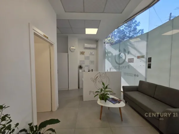 Tirane, jepet me qera ambjent biznesi Kati 0, 56 m² 1.200 € 