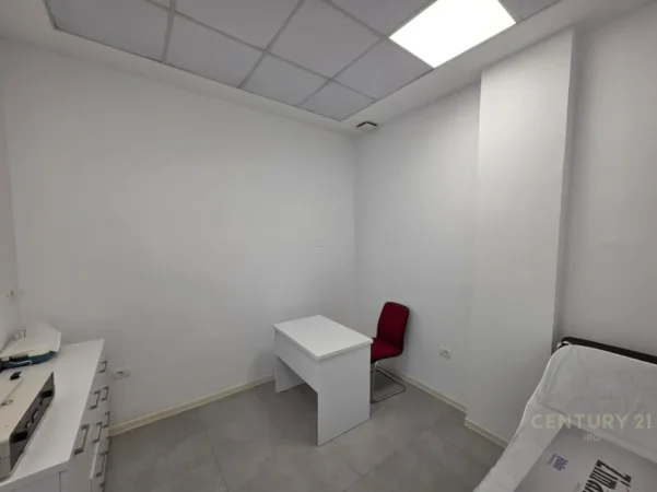 Tirane, jepet me qera ambjent biznesi Kati 0, 56 m² 1.200 € 