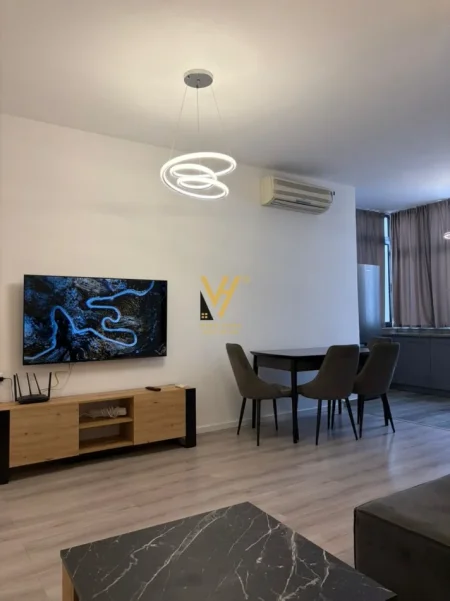 Tirane, jepet me qera apartament 1+1+Ballkon Kati 2, 75 m² 670 € (RRUGA FORTUZI)