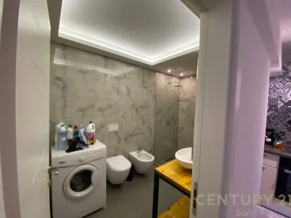 Tirane, jepet me qera apartament 1+1 Kati 1, 85 m² 500 € (Ish Stacioni i Trenit SUN137876)