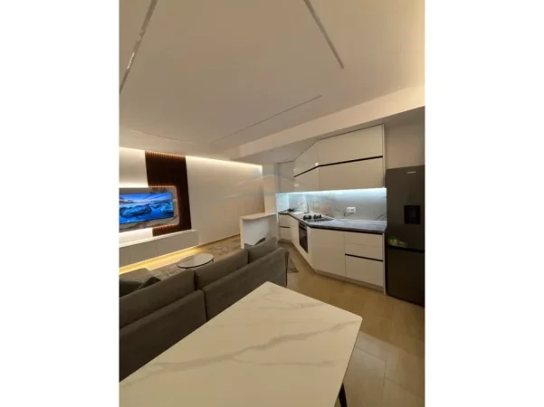 Tirane, jepet me qera apartament 1+1+Ballkon Kati 4, 65 m² 830 € (Kopshti zoologjik)