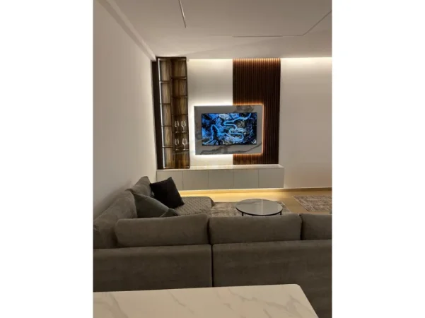 Tirane, jepet me qera apartament 1+1+Ballkon Kati 4, 65 m² 830 € (Kopshti zoologjik)