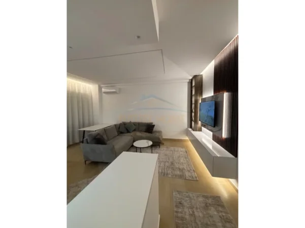 Tirane, jepet me qera apartament 1+1+Ballkon Kati 4, 65 m² 830 € (Kopshti zoologjik)