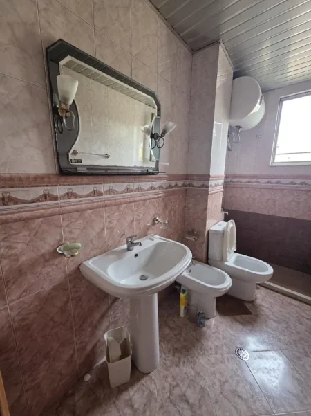 Tirane, shitet apartament duplex Dublex Kati 5, 137 m² 274.000 € (21 Dhjetori, prane shkolles Sabaudin Gabrani)