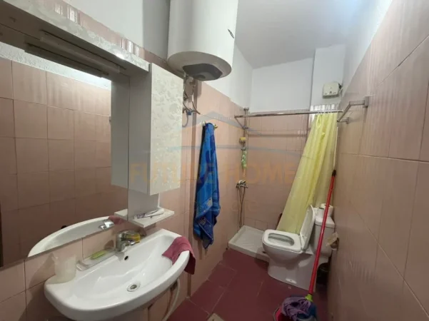 shitet apartament Kati 3, 50 m² 67.000 € (Shkembi Kavajes,Golem)