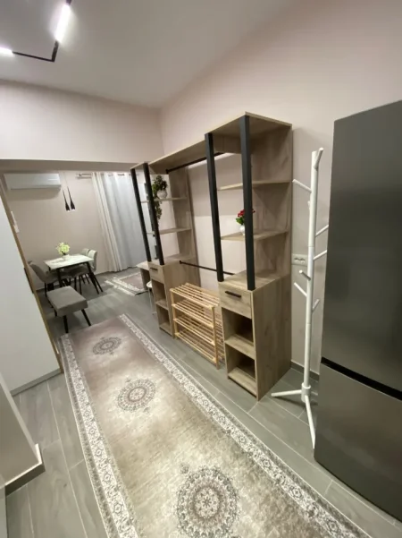 Tirane, jepet me qera apartament 1+1+Ballkon Kati 1, 65 m² 650 € 