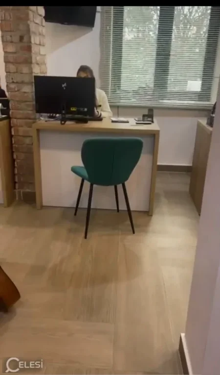 Tirane, shitet ambjent biznesi Kati 2, 60 m² 260.000 € (Rruga Muhamet Gjollesha)