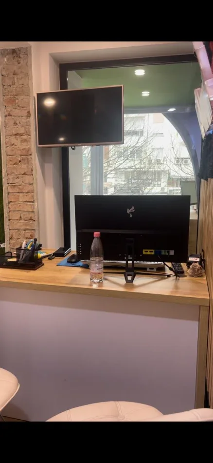 Tirane, shitet ambjent biznesi Kati 2, 60 m² 260.000 € (Rruga Muhamet Gjollesha)