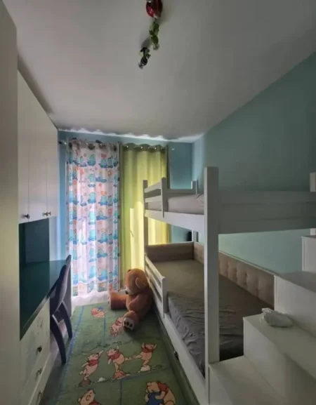 Tirane, jepet me qera apartament 2+1 Kati 5, 94 m² 620 € (rruga frosina plaku)