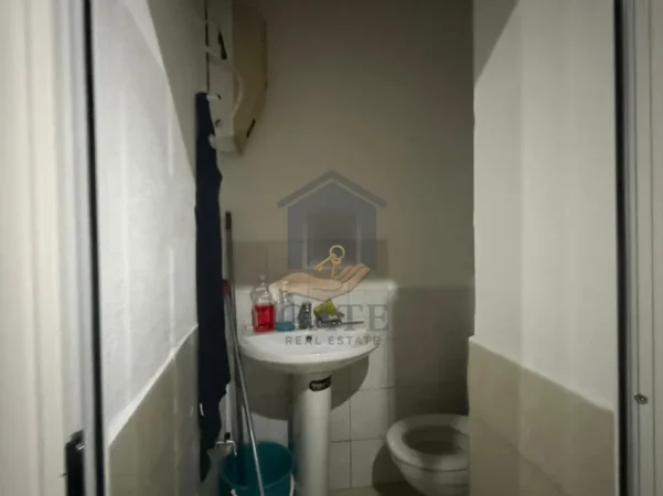 Durres, shitet ambjent biznesi Kati 1, 80 m² 170.000 € (Zarrfiksja)