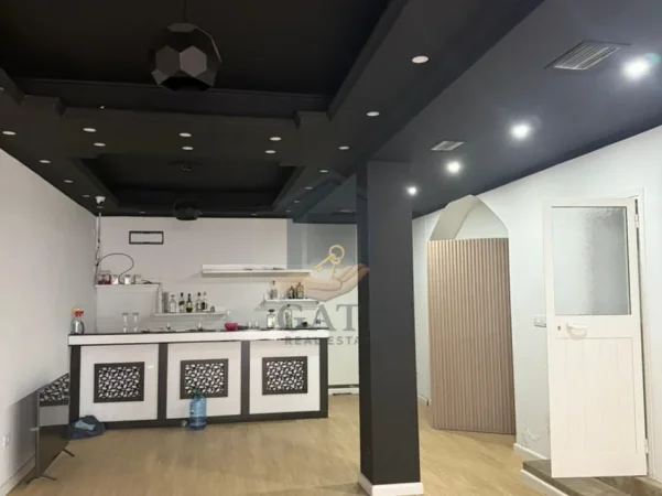 Durres, shitet ambjent biznesi Kati 1, 80 m² 170.000 € (Zarrfiksja)