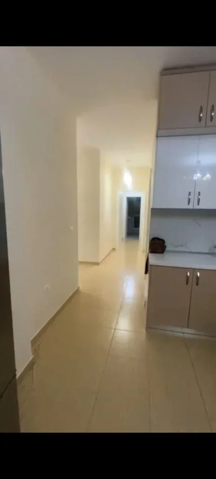 Tirane, apartament 2+1 Kati 5, 120 m² 600 € (Bulevardi I Ri)