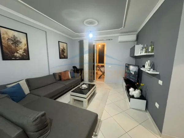 Tirane, shitet apartament 2+1+PARKIM , Kati 3, 95 m² 180.000 € (YZBERISHT)