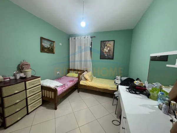 Tirane, shitet apartament 2+1+PARKIM , Kati 3, 95 m² 180.000 € (YZBERISHT)