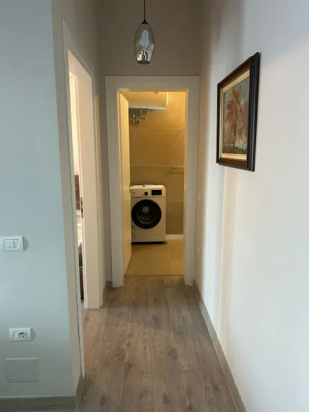 Tirane, jepet me qera apartament 1+1+Ballkon Kati 2, 70 m² 600 € 