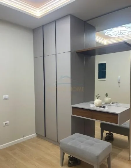 Tirane, shitet apartament 3+1+Ballkon Kati 7, 157 m² 719.999 € (rruga kosovarve)