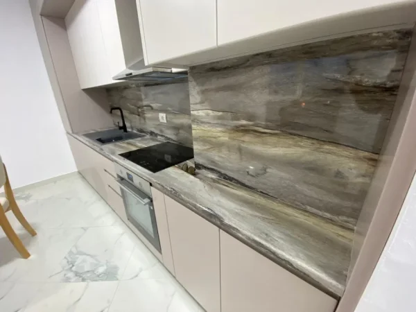 Tirane, jepet me qera apartament 1+1 Kati 7, 60 m² 500 € (Fiori Di Bosco)