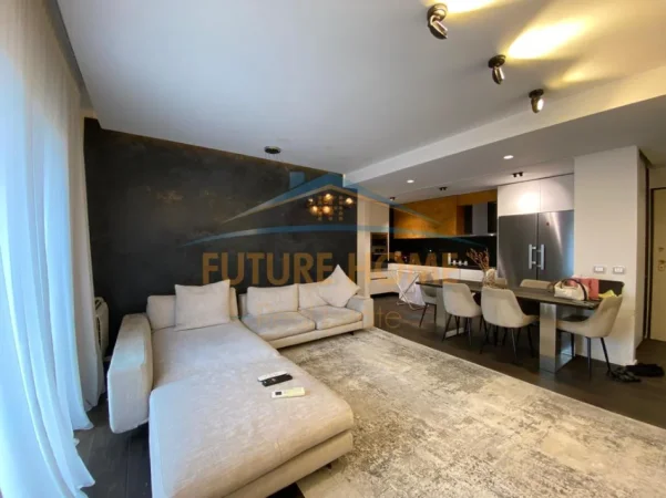 Tirane, jepet me qera apartament 2+1+Ballkon Kati 4, 119 m² 1.600 € (Myslym Shyr)