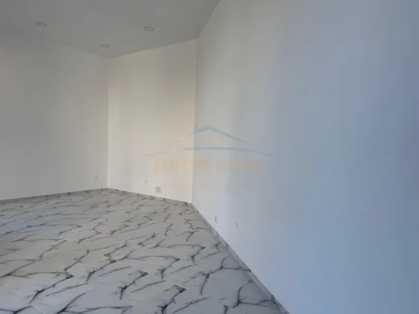 Tirane, jepet me qera ambjent biznesi Kati 0, 60 m² 600 € (Vasil Shanto)