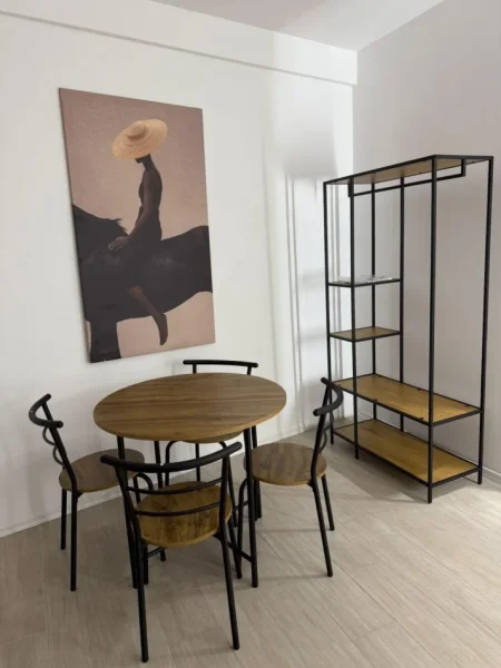 Tirane, jepet me qera apartament 1+1 Kati 6, 40 m² 400 € (Rruga 5 Maji)