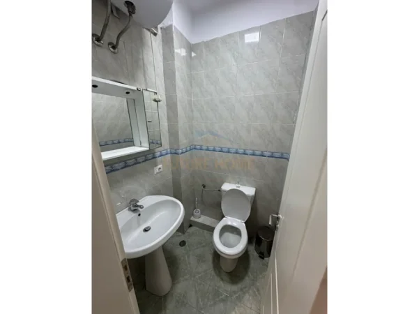 SHITET APARTAMENT 3+1 STACIONI I TRENIT