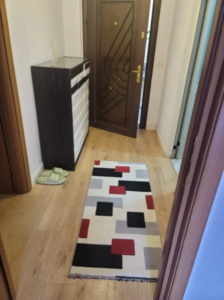 Tirane, jepet me qera apartament 1+1 Kati 1, 70 m² 600 € (9-Kateshet/Pas Rossman &amp; Lala)