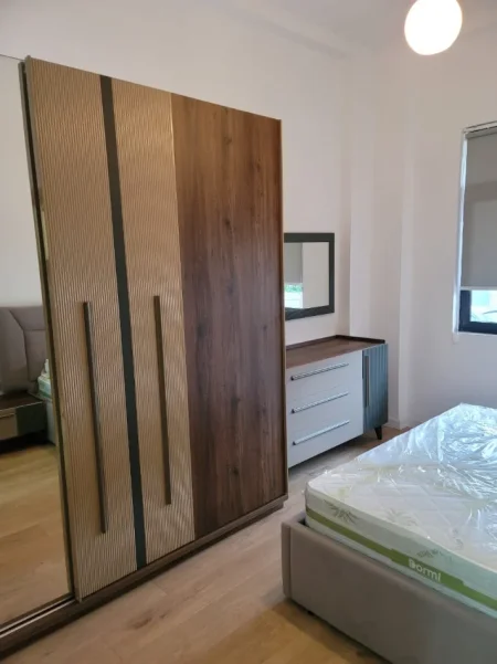 Tirane, jepet me qera apartament 1+1 Kati 1, 70 m² 600 € (9-Kateshet/Pas Rossman &amp; Lala)