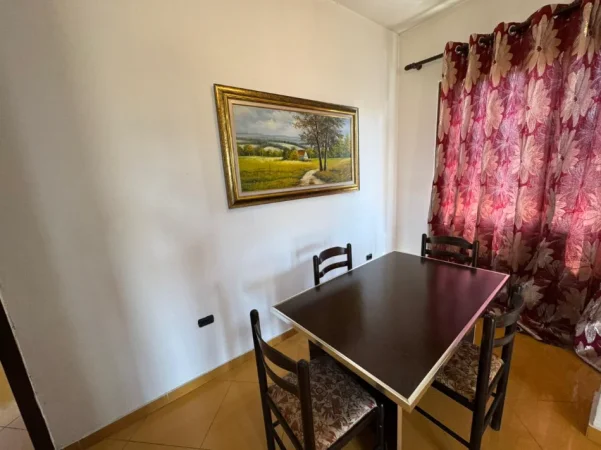 Tirane, jepet me qera apartament 1+1+Ballkon Kati 3, 80 m² SUPER CMIM 400 € 21 Dhjetori)