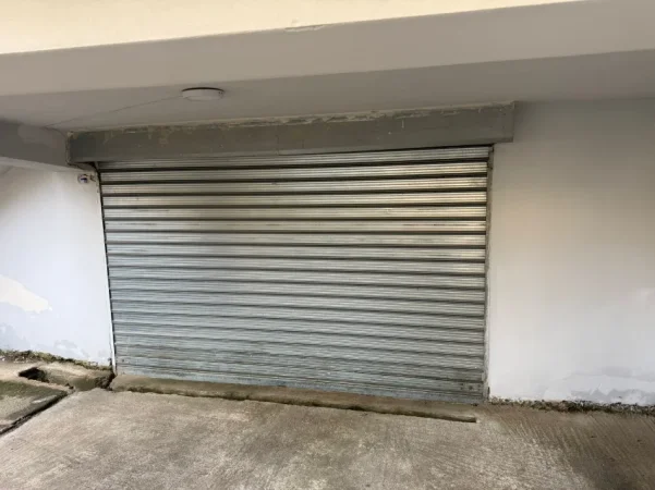 Tirane, jepet me qera shtepi 2+1+Aneks+Ballkon Kati 1, 120 m² 670 € (pallati grand tregu elektrik)