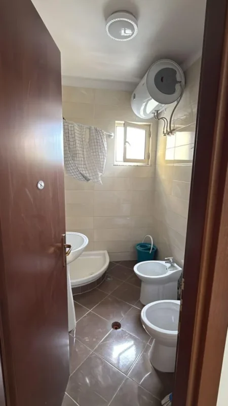 Tirane, jepet me qera apartament 2+1 Kati 6, 89 m² 600 € (Fusha Aviacionit)