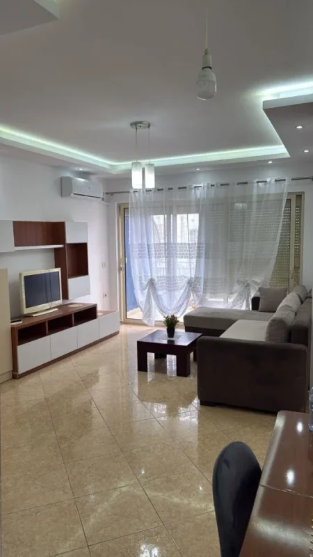 Tirane, jepet me qera apartament 2+1 Kati 6, 89 m² 600 € (Fusha Aviacionit)