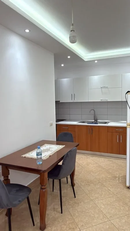 Tirane, jepet me qera apartament 2+1 Kati 6, 89 m² 600 € (Fusha Aviacionit)