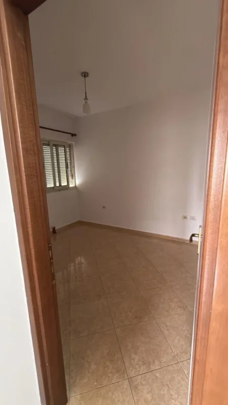 Tirane, jepet me qera apartament 2+1 Kati 6, 89 m² 600 € (Fusha Aviacionit)